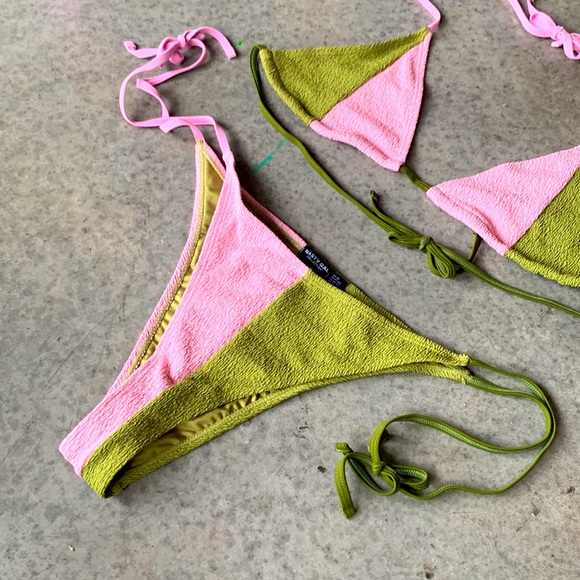 Textured Splice Triangle Bikini Set - Picture 3 of 4